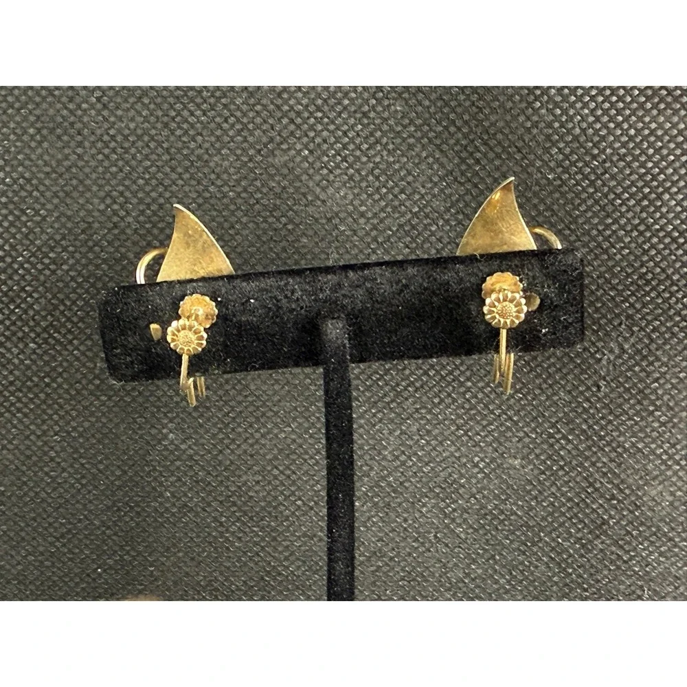 Vintage Gold Screw‑Back Earrings – Textured Bow/Floral Mid‑Century Design